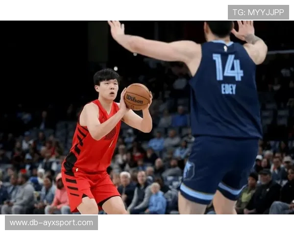 杨瀚森进化迅速，赛季首次首发展现多样技能